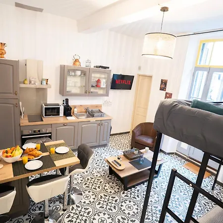 Charming With Sofa, Bed And Terrace-as * Carcassonne