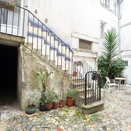 Charming With Sofa, Bed And Terrace-as شقة *