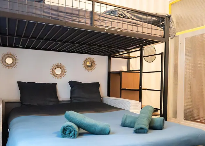 Charming With Sofa, Bed And Terrace-as Carcassonne