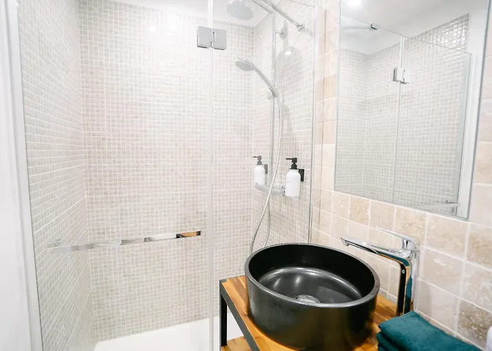 Charming With Sofa, Bed And Terrace-as 아파트